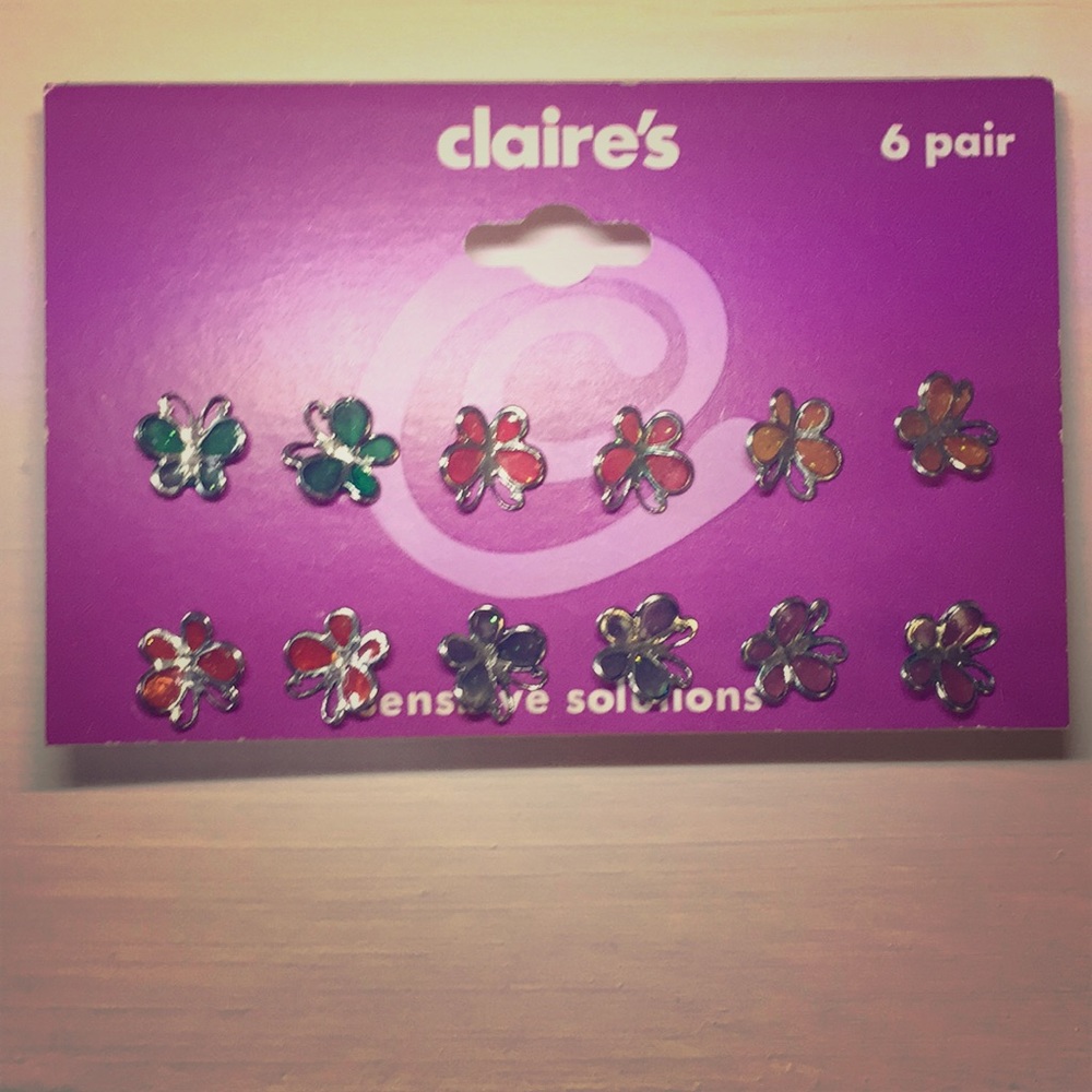🖤6 for $18🖤 Claire’s butterfly earrings